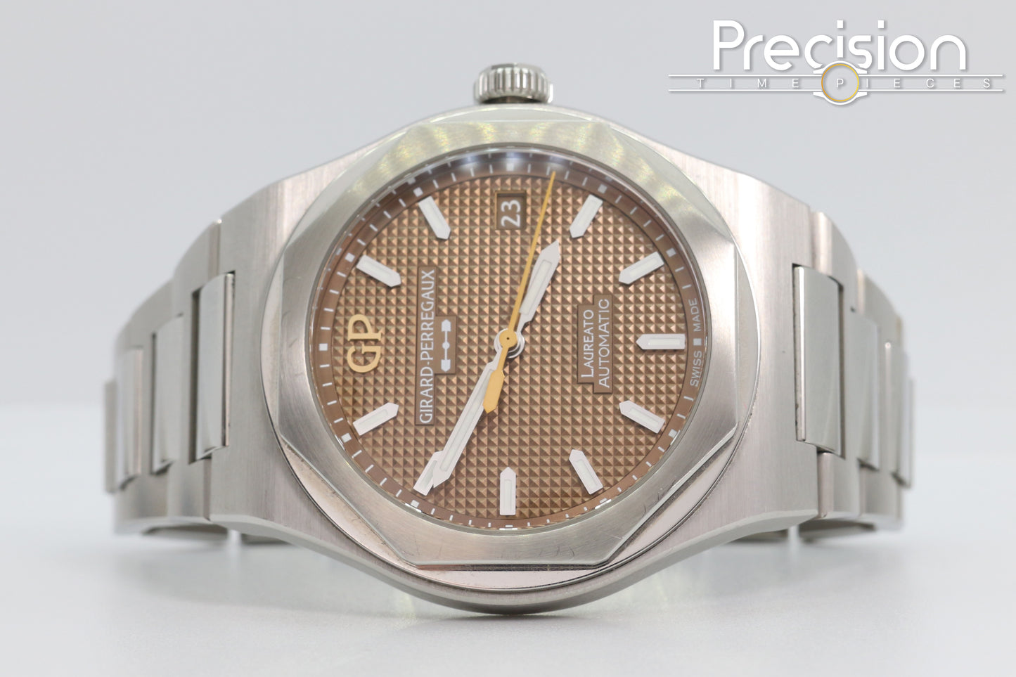 Girard-Perregaux Model: Laureato Reference: 81005-11-3154-1CM 38mm