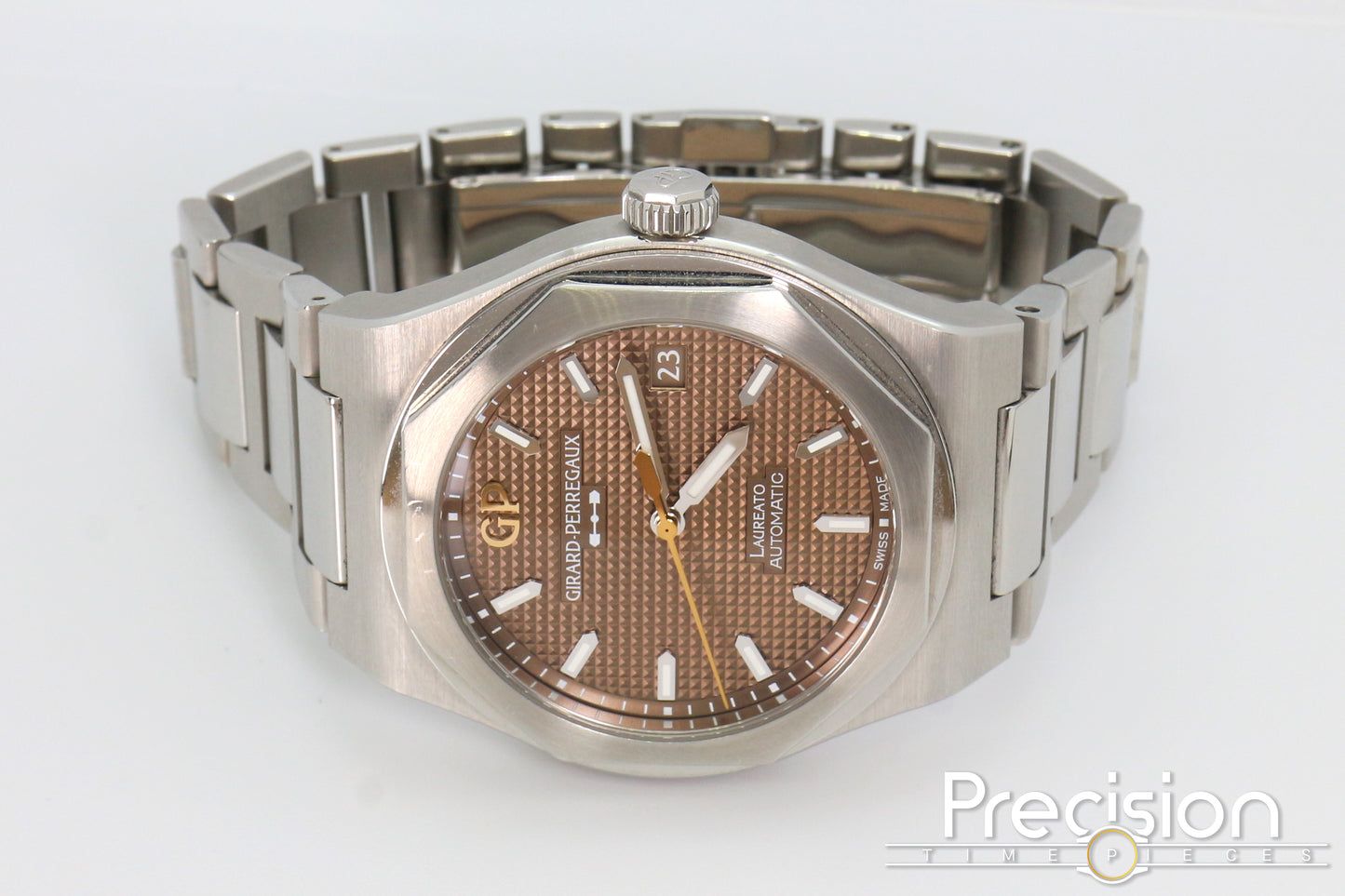 Girard-Perregaux Model: Laureato Reference: 81005-11-3154-1CM 38mm