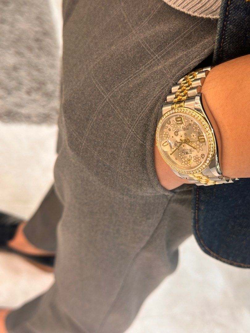 Rolex DateJust 36 Ref: 116233 a Two-Tone ŵ Silver Flora Dial