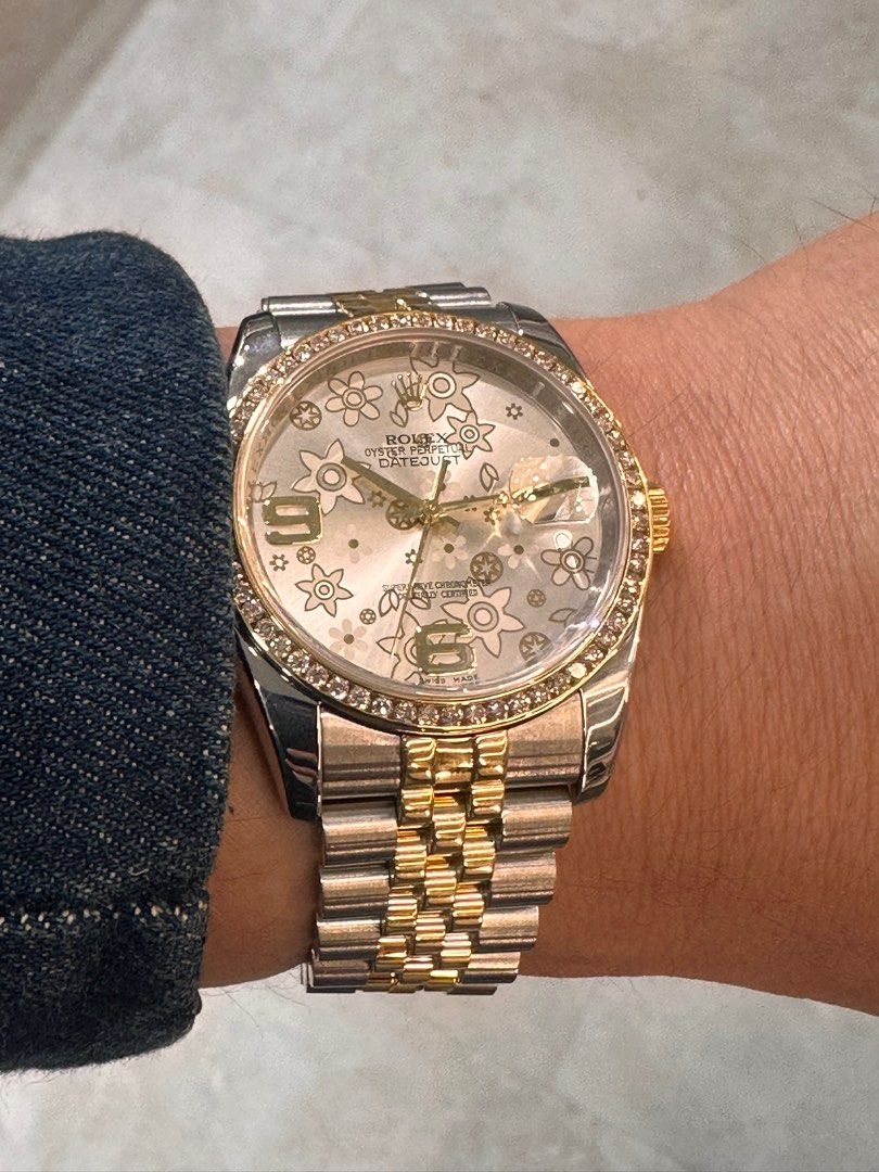 Rolex DateJust 36 Ref: 116233 a Two-Tone ŵ Silver Flora Dial