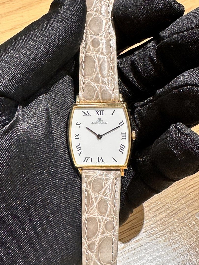 Jaeger-LeCoultre Classique “Tonneau“ Shaped 18K Yellow Gold 28mm Ref: 9017 Manual Wind