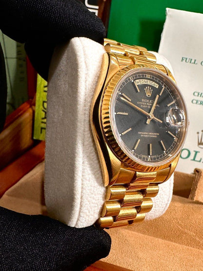 Rolex Day-Date 36 Ref: 18038 Full Set Black Dial R-Series 1989