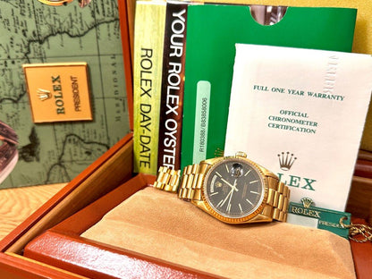 Rolex Day-Date 36 Ref: 18038 Full Set Black Dial R-Series 1989